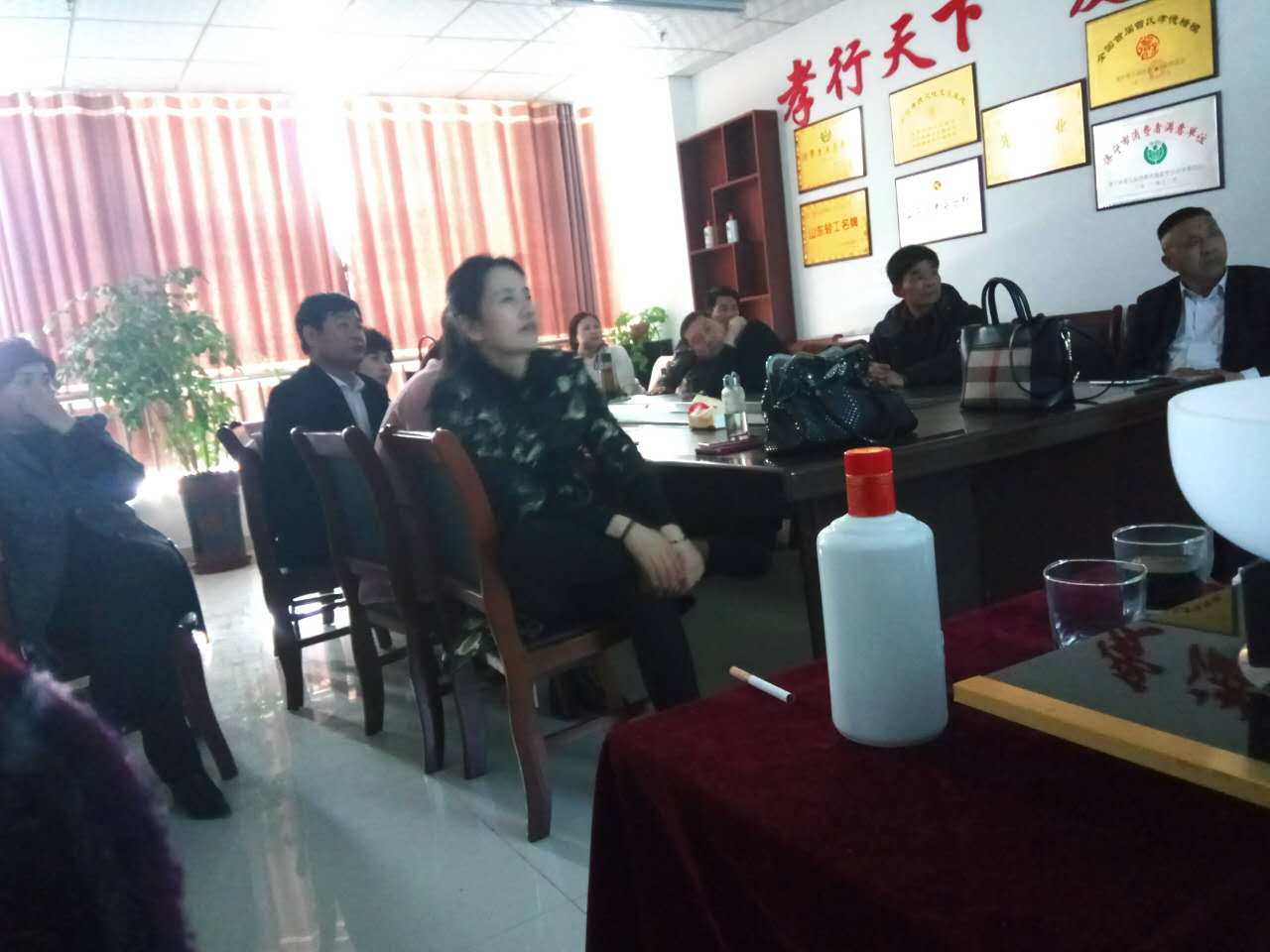 徐州考察团签约孝行天下的纳米玉锅